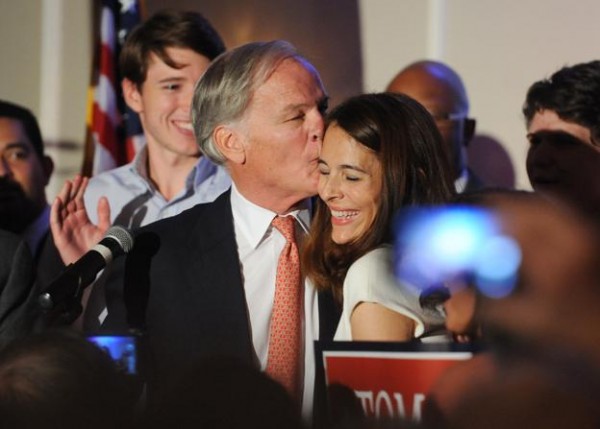 GOP candidate for the 2014 Conn. governor's race kisses his wife, Leslie. (Photo: Tyler Sizemore / Danbury News-Times)